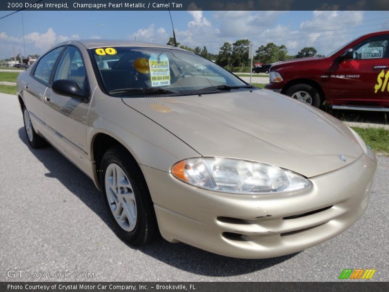 Front 3/4 View of 2000 Intrepid 