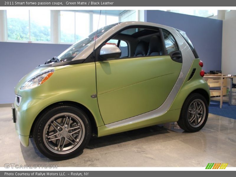 Green Matte / Black Leather 2011 Smart fortwo passion coupe