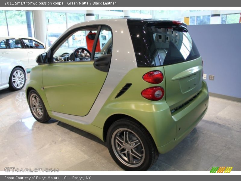 Green Matte / Black Leather 2011 Smart fortwo passion coupe