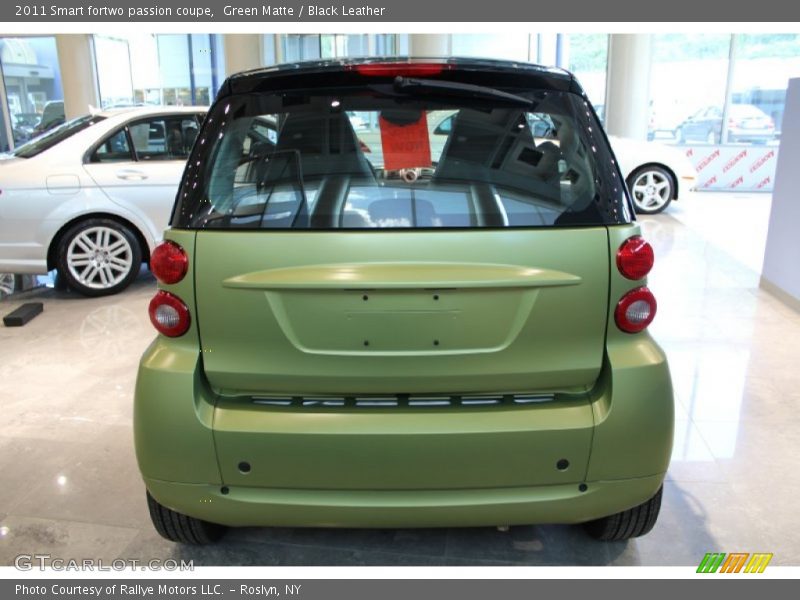 Green Matte / Black Leather 2011 Smart fortwo passion coupe