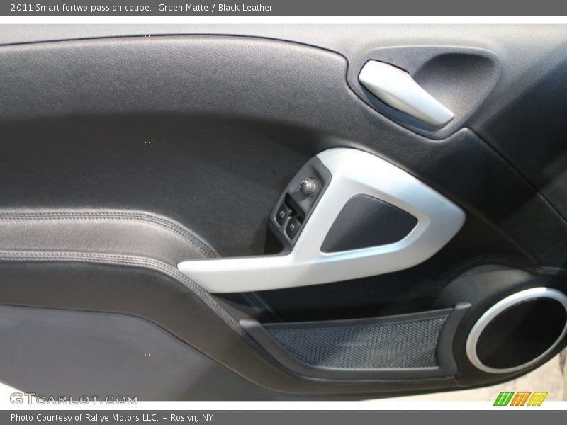 Green Matte / Black Leather 2011 Smart fortwo passion coupe
