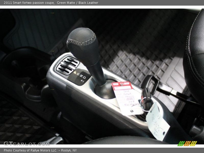  2011 fortwo passion coupe 5 Speed smartshift Automatic Shifter