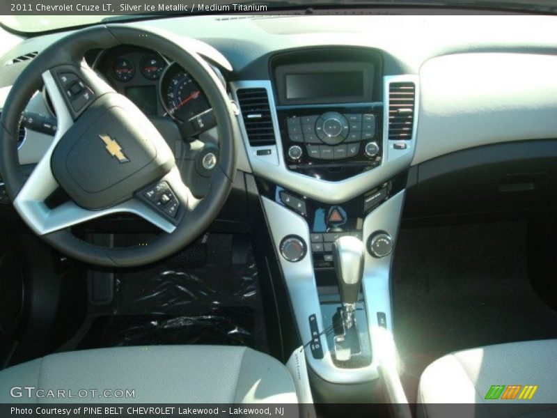Silver Ice Metallic / Medium Titanium 2011 Chevrolet Cruze LT
