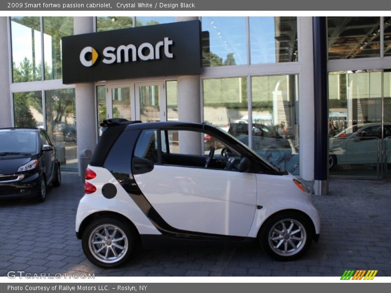 Crystal White / Design Black 2009 Smart fortwo passion cabriolet