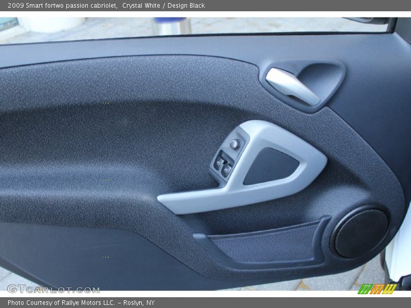 Crystal White / Design Black 2009 Smart fortwo passion cabriolet