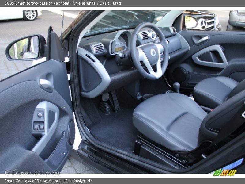 Crystal White / Design Black 2009 Smart fortwo passion cabriolet