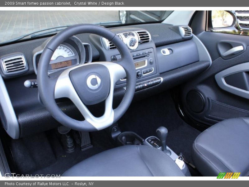 Crystal White / Design Black 2009 Smart fortwo passion cabriolet