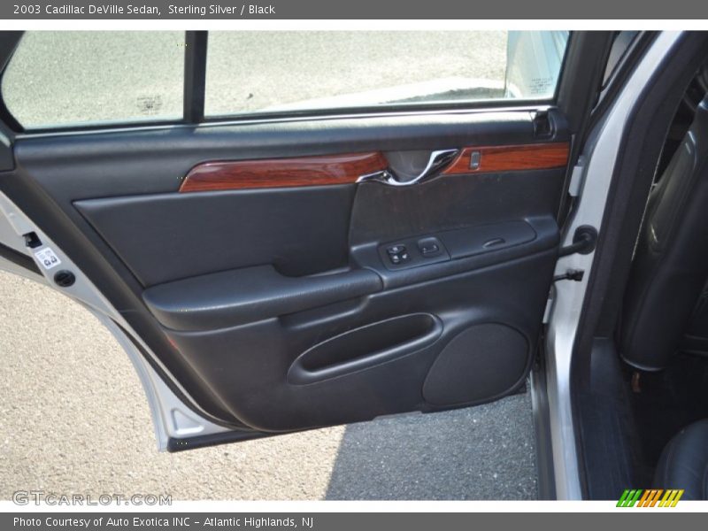 Sterling Silver / Black 2003 Cadillac DeVille Sedan