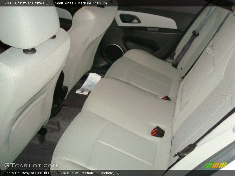 Summit White / Medium Titanium 2011 Chevrolet Cruze LT