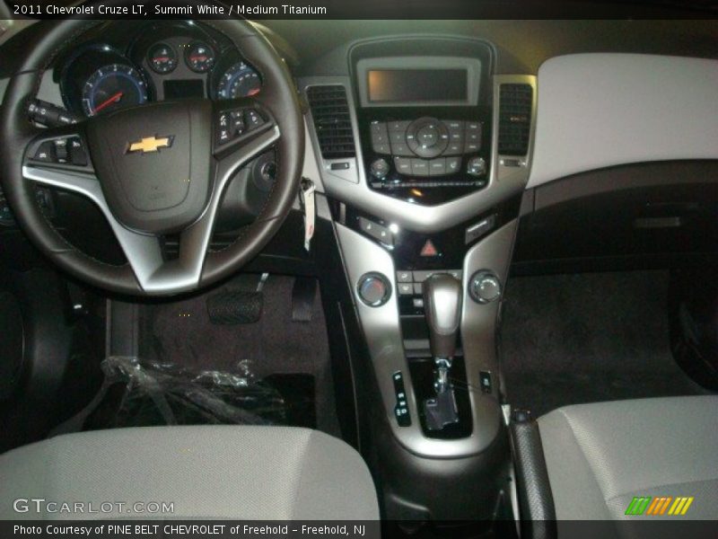 Summit White / Medium Titanium 2011 Chevrolet Cruze LT