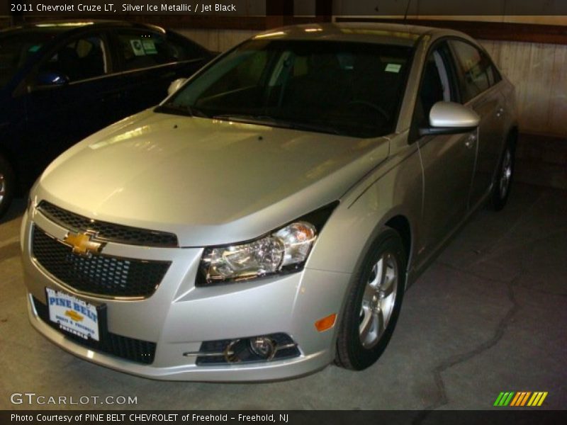 Silver Ice Metallic / Jet Black 2011 Chevrolet Cruze LT