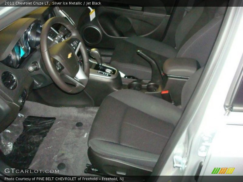 Silver Ice Metallic / Jet Black 2011 Chevrolet Cruze LT