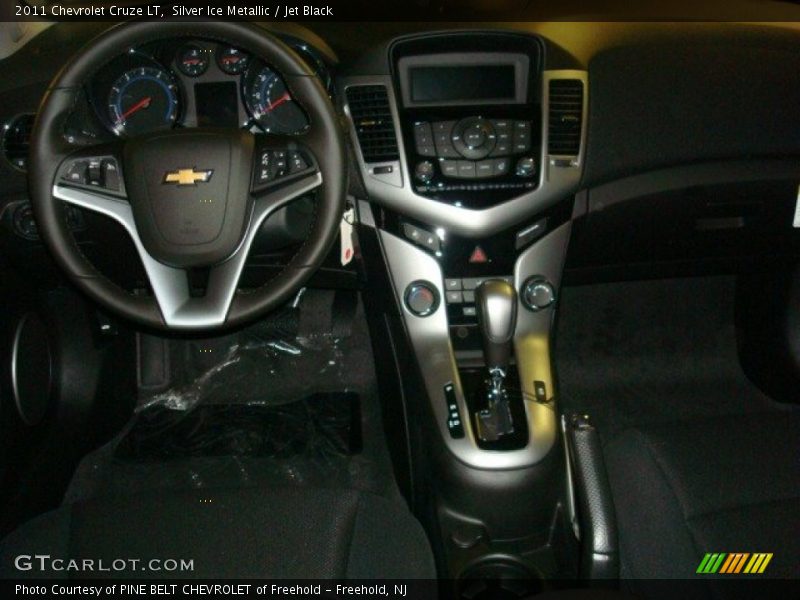 Silver Ice Metallic / Jet Black 2011 Chevrolet Cruze LT