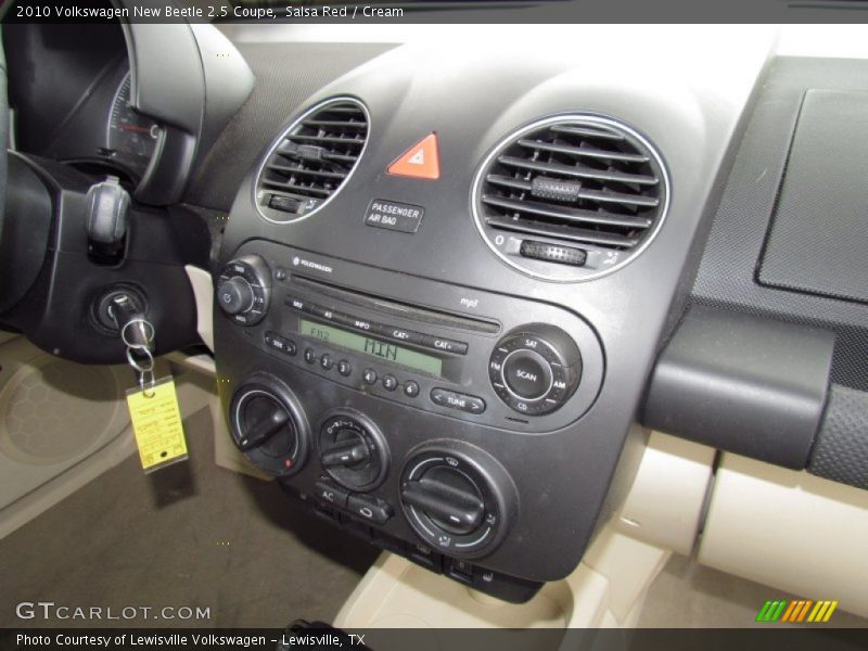 Salsa Red / Cream 2010 Volkswagen New Beetle 2.5 Coupe