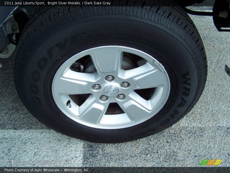 Bright Silver Metallic / Dark Slate Gray 2011 Jeep Liberty Sport