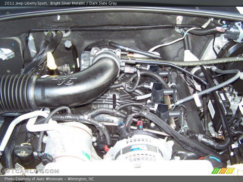 Bright Silver Metallic / Dark Slate Gray 2011 Jeep Liberty Sport