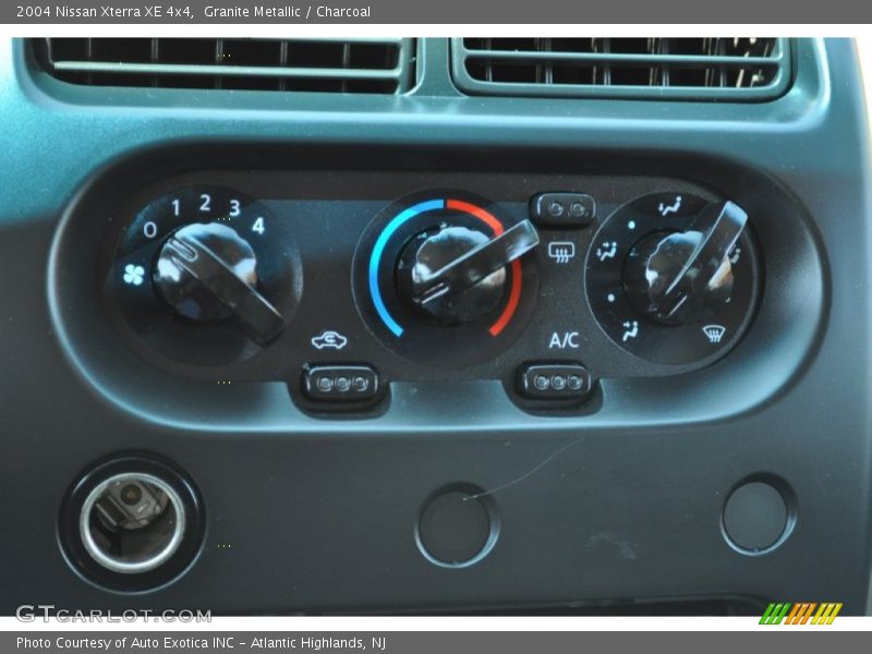 Granite Metallic / Charcoal 2004 Nissan Xterra XE 4x4