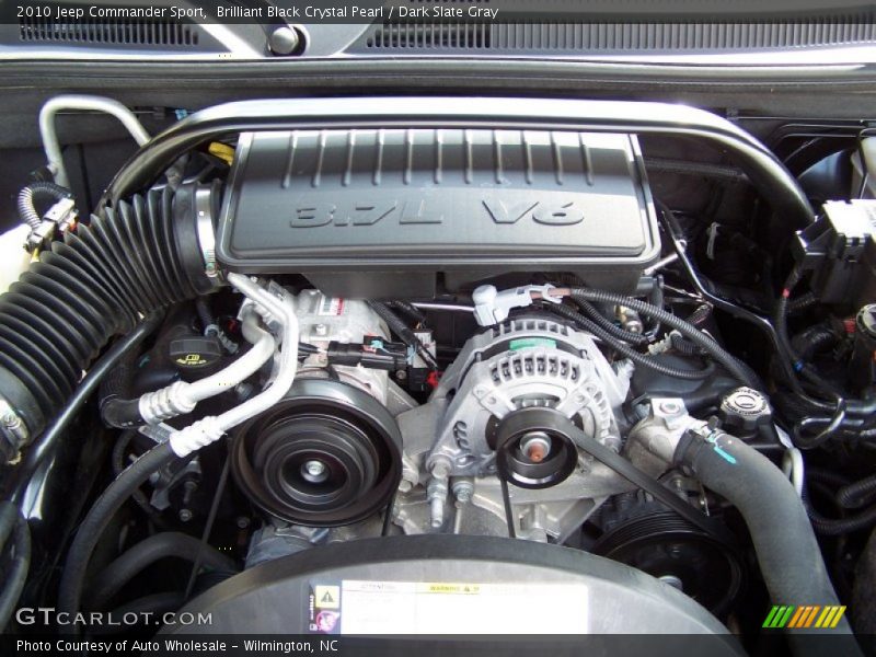 Brilliant Black Crystal Pearl / Dark Slate Gray 2010 Jeep Commander Sport