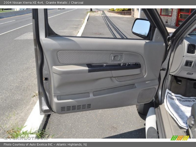 Granite Metallic / Charcoal 2004 Nissan Xterra XE 4x4