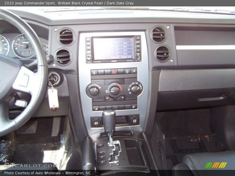 Brilliant Black Crystal Pearl / Dark Slate Gray 2010 Jeep Commander Sport
