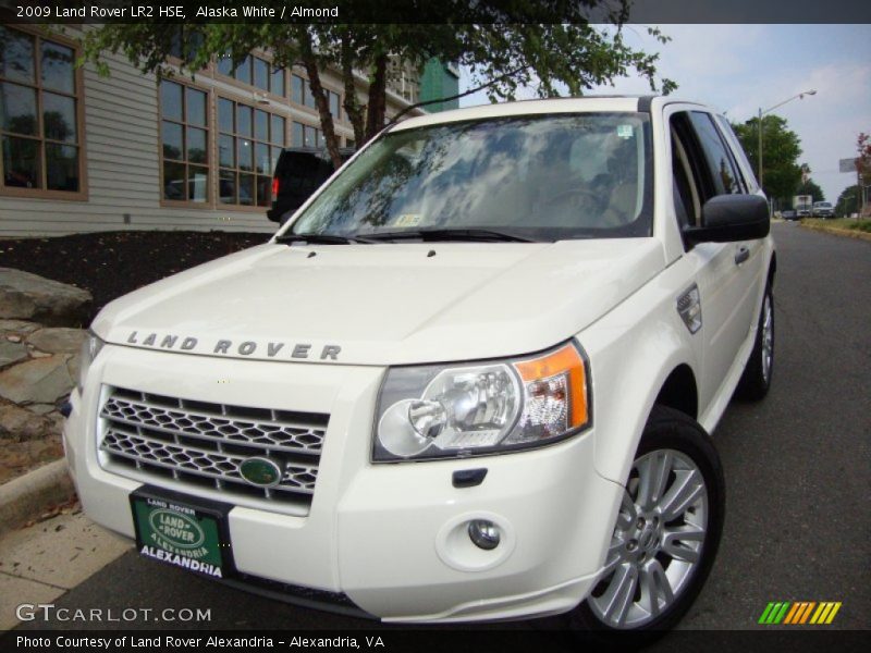 Alaska White / Almond 2009 Land Rover LR2 HSE