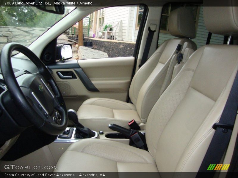 Alaska White / Almond 2009 Land Rover LR2 HSE