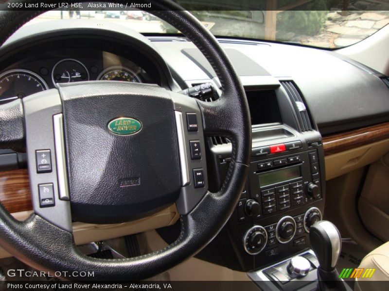 Alaska White / Almond 2009 Land Rover LR2 HSE