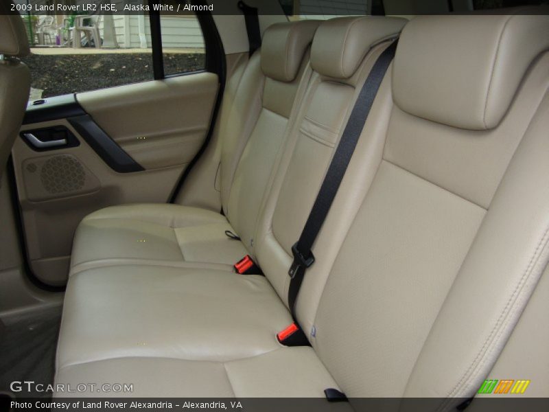 Alaska White / Almond 2009 Land Rover LR2 HSE