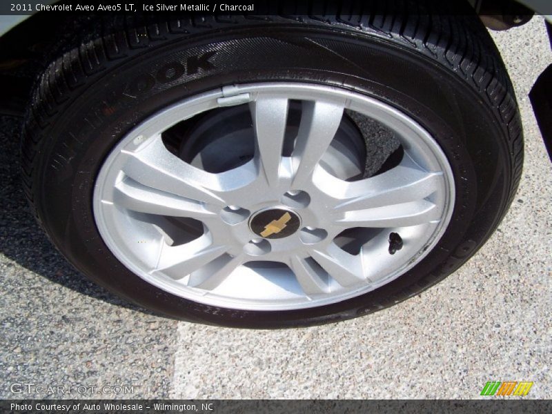 Ice Silver Metallic / Charcoal 2011 Chevrolet Aveo Aveo5 LT