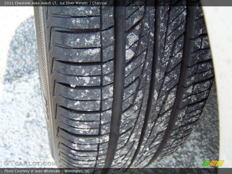 Ice Silver Metallic / Charcoal 2011 Chevrolet Aveo Aveo5 LT