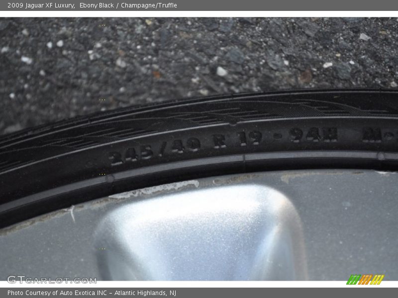 Ebony Black / Champagne/Truffle 2009 Jaguar XF Luxury