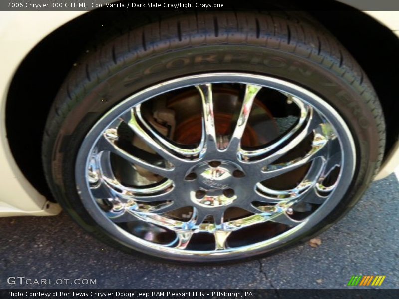 Cool Vanilla / Dark Slate Gray/Light Graystone 2006 Chrysler 300 C HEMI