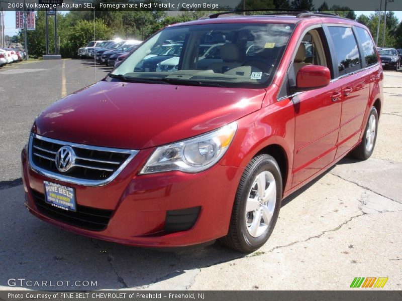 Pomegranate Red Metallic / Ceylon Beige 2009 Volkswagen Routan SEL