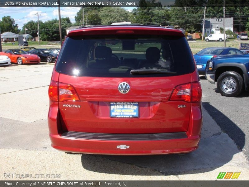 Pomegranate Red Metallic / Ceylon Beige 2009 Volkswagen Routan SEL