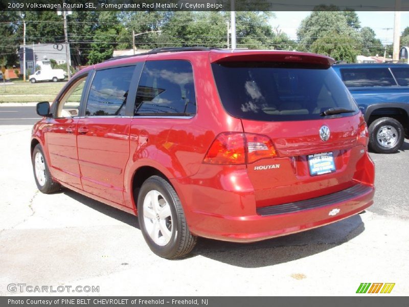Pomegranate Red Metallic / Ceylon Beige 2009 Volkswagen Routan SEL