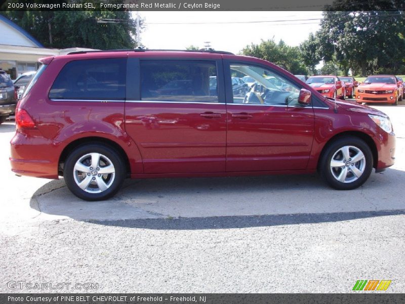 Pomegranate Red Metallic / Ceylon Beige 2009 Volkswagen Routan SEL