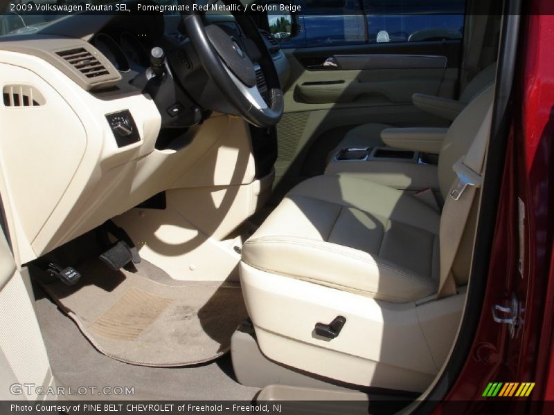 Pomegranate Red Metallic / Ceylon Beige 2009 Volkswagen Routan SEL