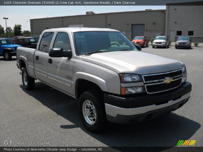 Sandstone Metallic / Dark Charcoal 2005 Chevrolet Silverado 2500HD LS Crew Cab 4x4