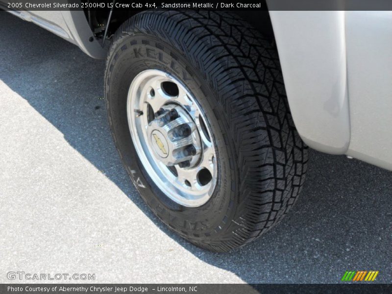 Sandstone Metallic / Dark Charcoal 2005 Chevrolet Silverado 2500HD LS Crew Cab 4x4
