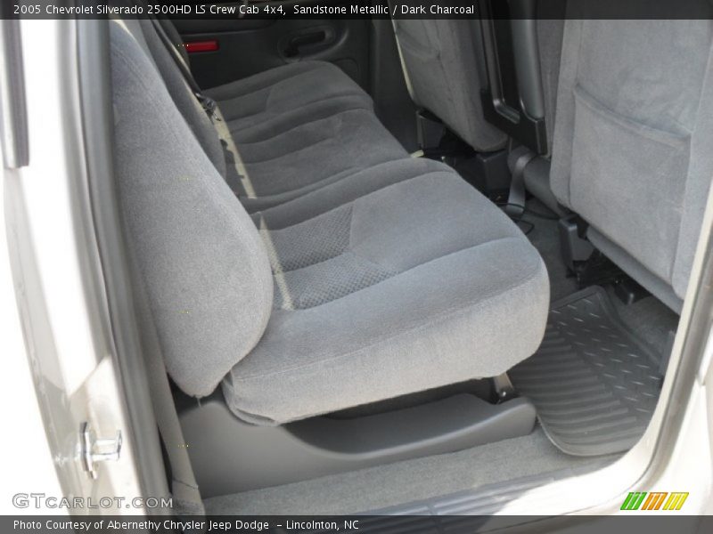 Sandstone Metallic / Dark Charcoal 2005 Chevrolet Silverado 2500HD LS Crew Cab 4x4