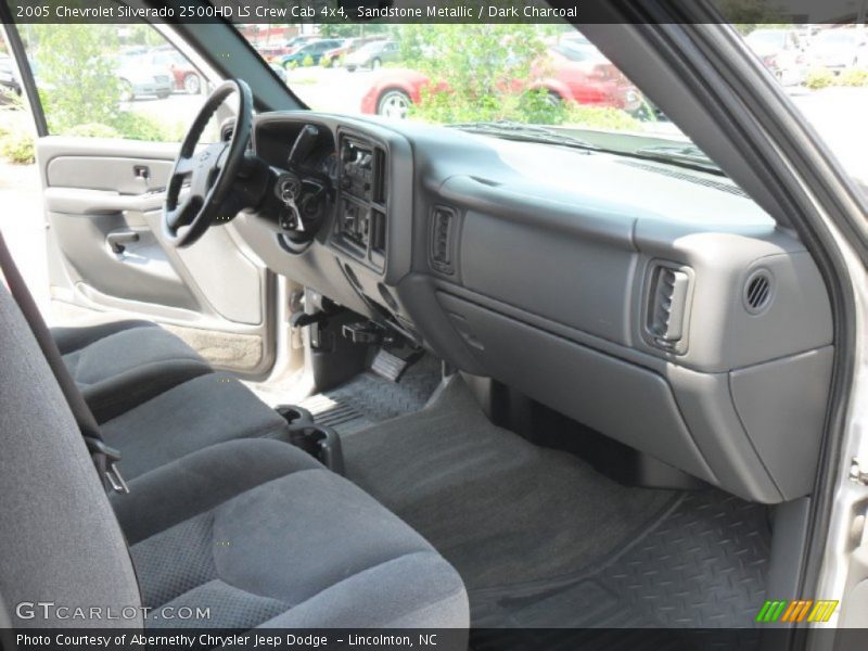 Sandstone Metallic / Dark Charcoal 2005 Chevrolet Silverado 2500HD LS Crew Cab 4x4