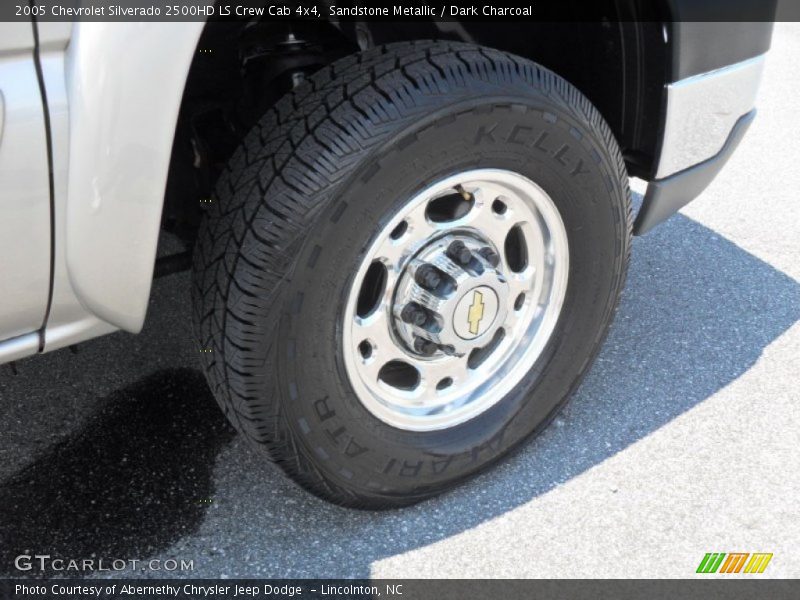 Sandstone Metallic / Dark Charcoal 2005 Chevrolet Silverado 2500HD LS Crew Cab 4x4