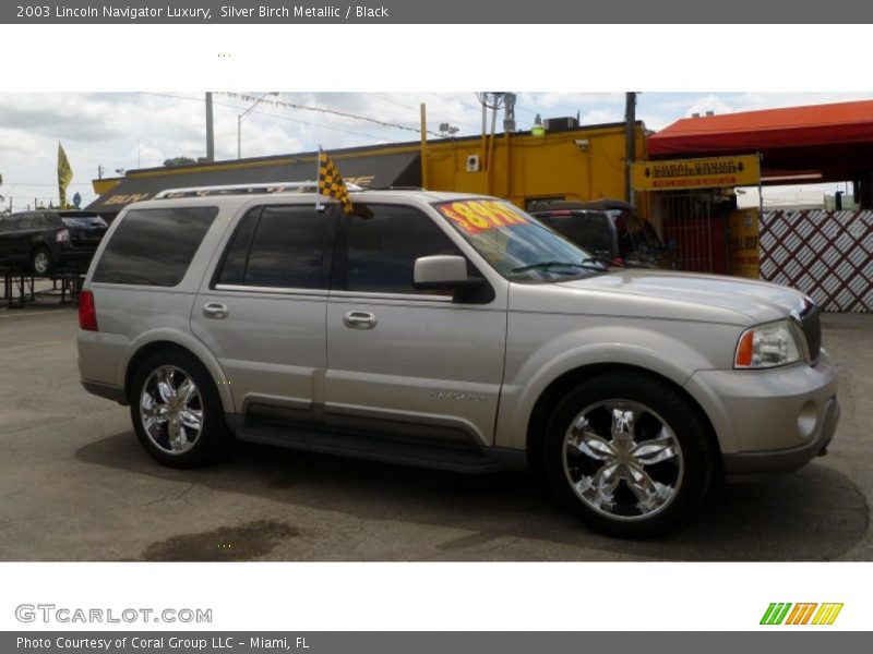 Silver Birch Metallic / Black 2003 Lincoln Navigator Luxury