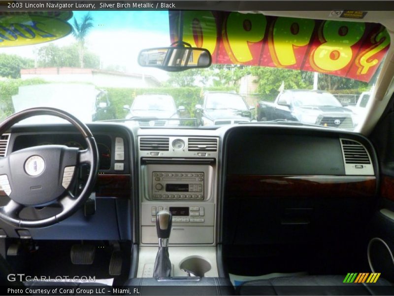 Silver Birch Metallic / Black 2003 Lincoln Navigator Luxury