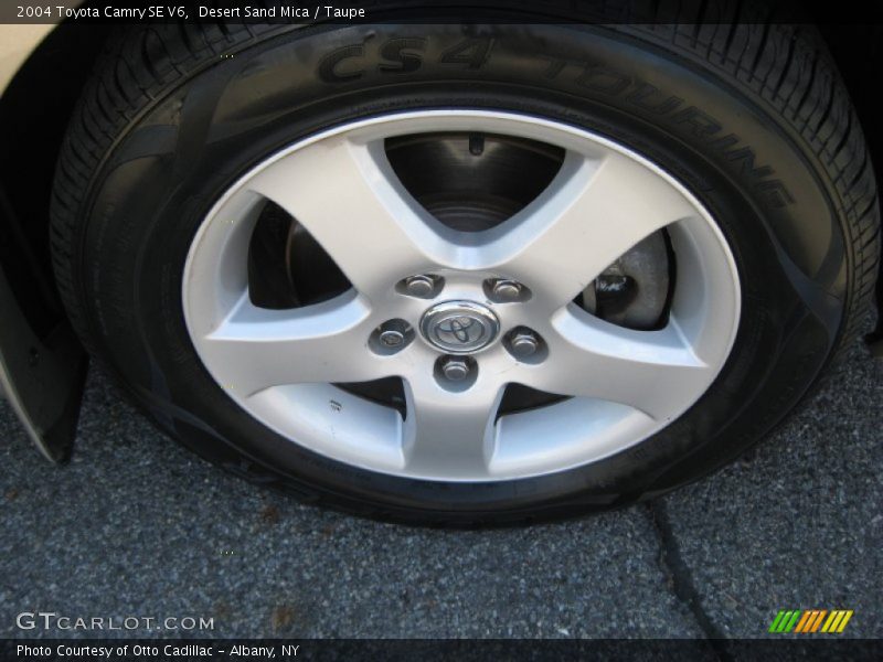 Desert Sand Mica / Taupe 2004 Toyota Camry SE V6