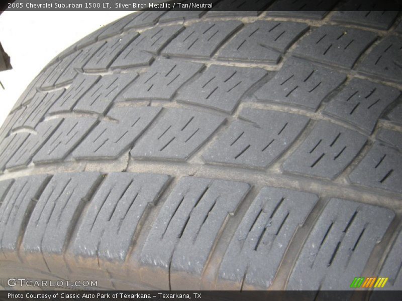 Silver Birch Metallic / Tan/Neutral 2005 Chevrolet Suburban 1500 LT