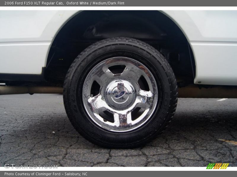 Oxford White / Medium/Dark Flint 2006 Ford F150 XLT Regular Cab
