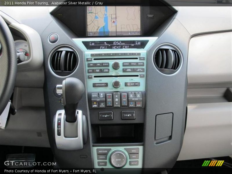 Controls of 2011 Pilot Touring