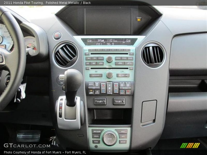 Controls of 2011 Pilot Touring