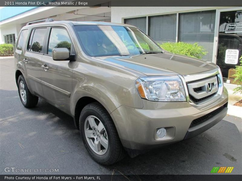 Front 3/4 View of 2011 Pilot EX-L
